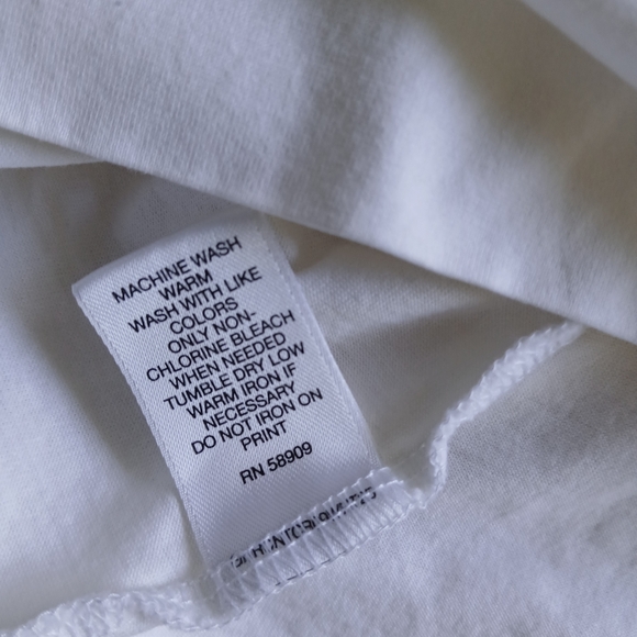 Murano Masterpiece Collection 'Boy  Blowing Bubble' Liquid Luxury T-shirt - Picture 6 of 10